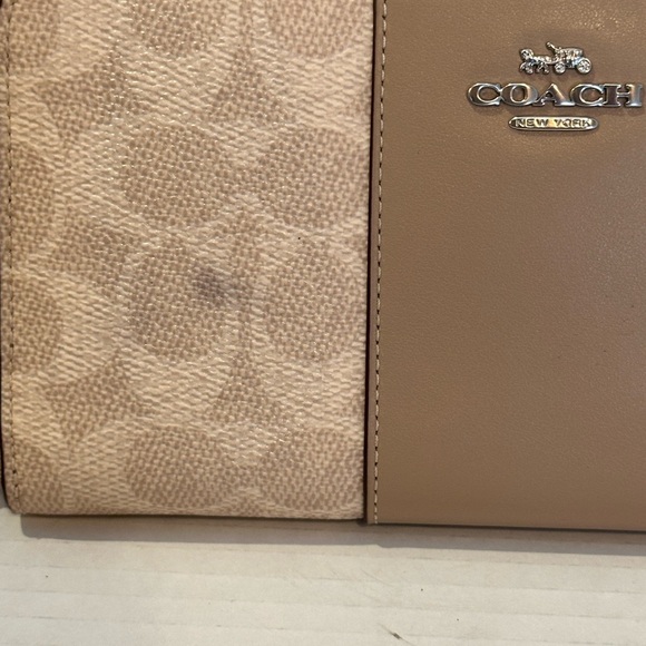 New Coach Tan and Beige Zip Wallet - Picture 9 of 10